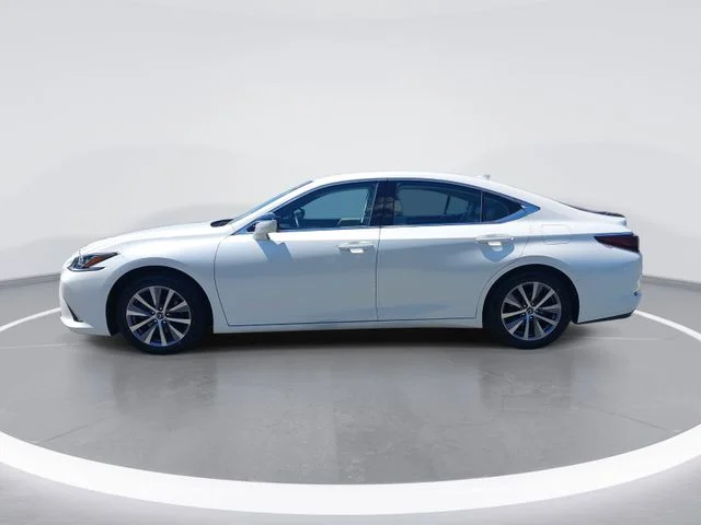 Used 2020 White Lexus 350 image 2
