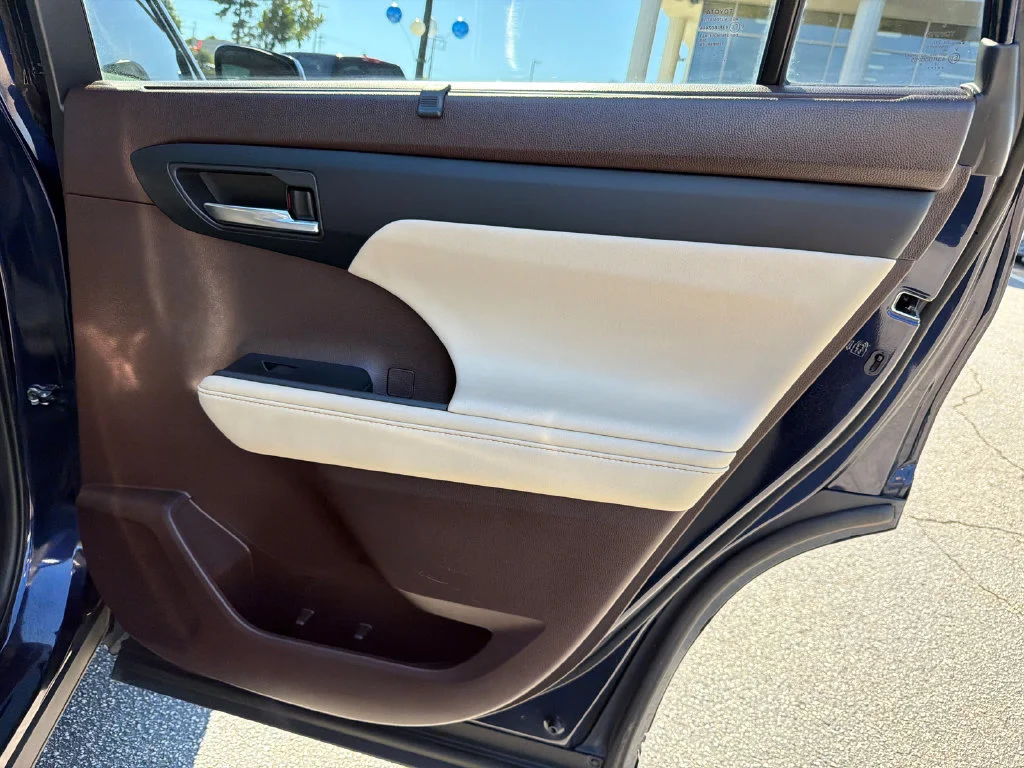 Used 2022 Blue Toyota XLE image 16