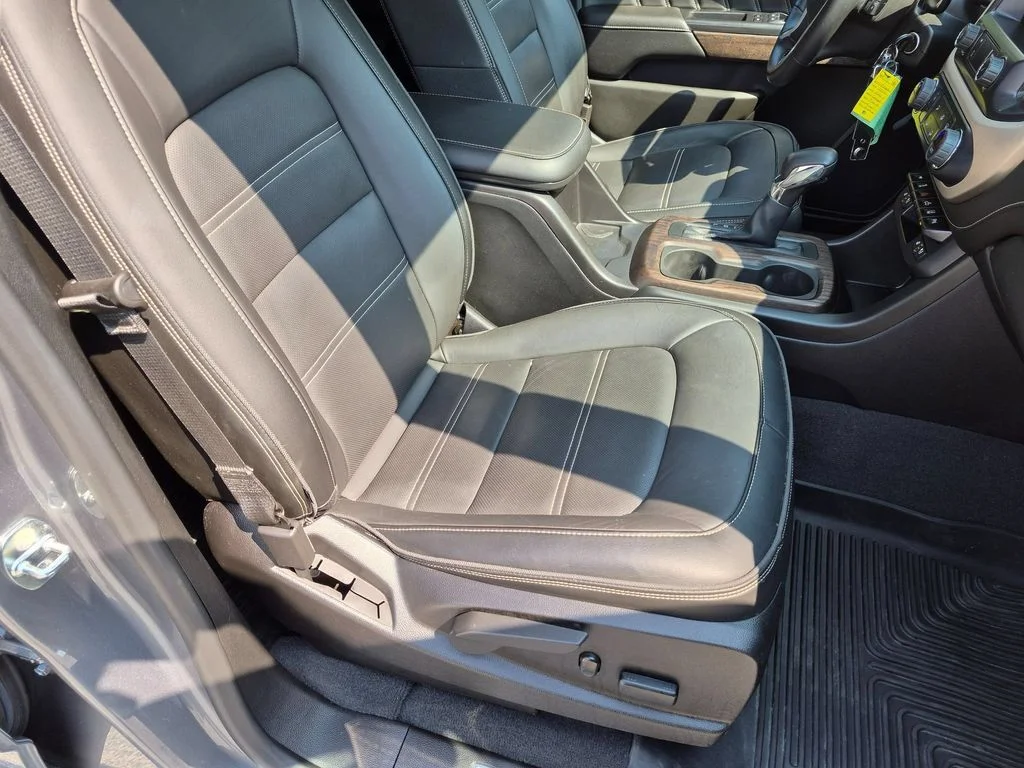 Used 2022 Gray GMC Denali image 28