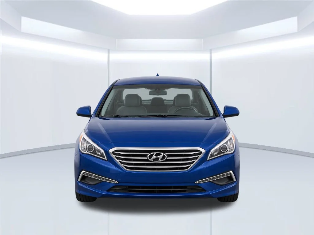Used 2015 Blue Hyundai SE image 6