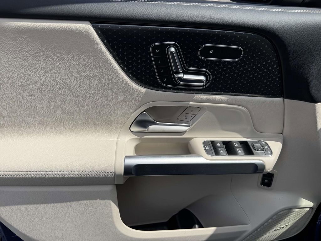 New 2026 Starling Blue Metallic Mercedes-Benz GLB 250 image 17