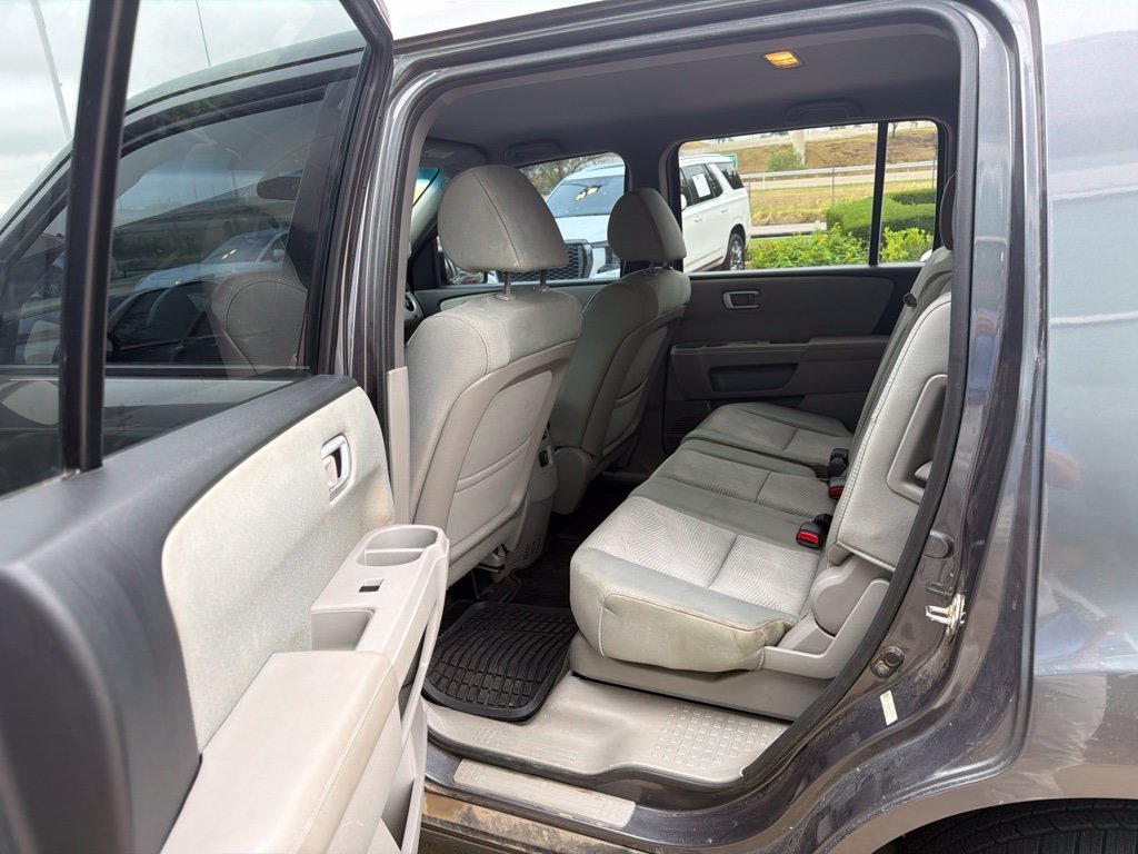 Used 2015  Honda LX image 9