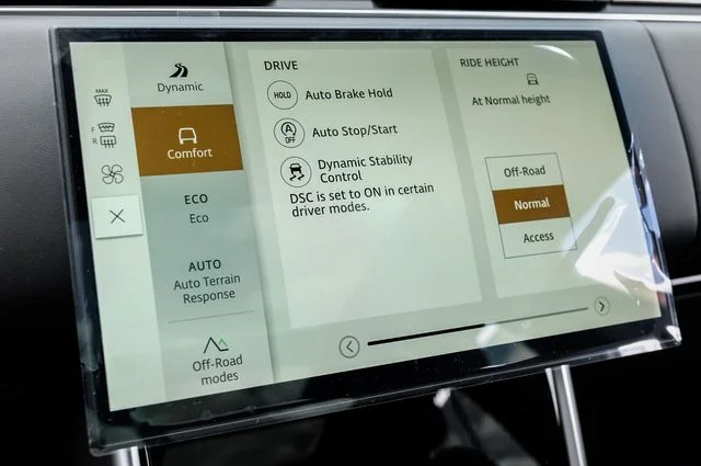 New 2026 Charente Grey Land Rover SE image 41