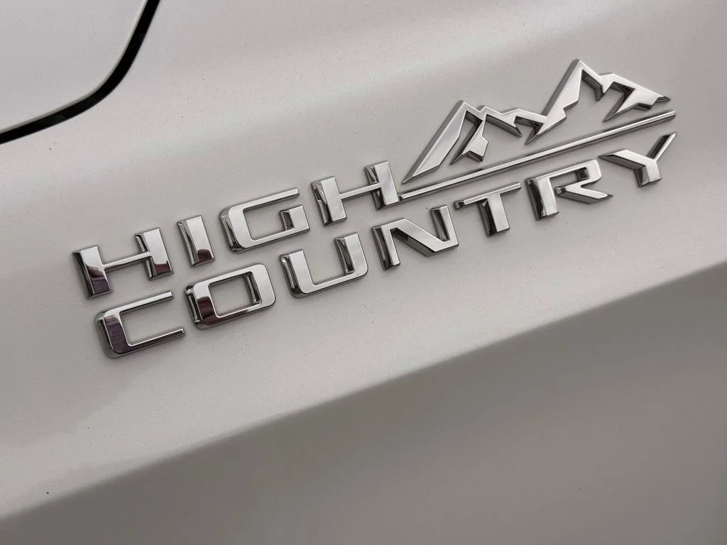 Used 2021 Pearl Chevrolet High Country image 30