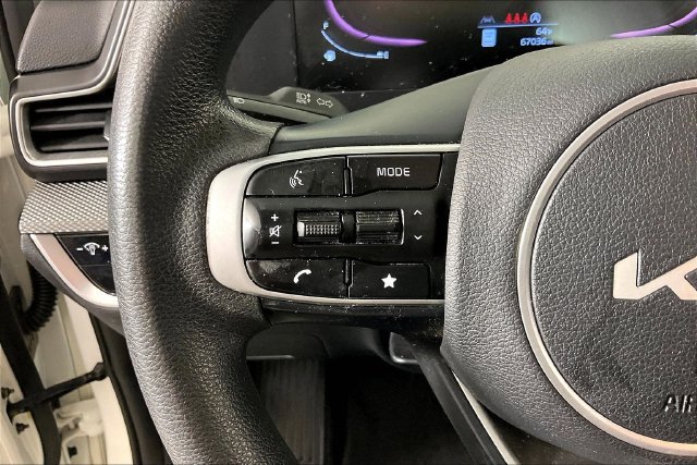 Used 2023 White Kia LX image 10