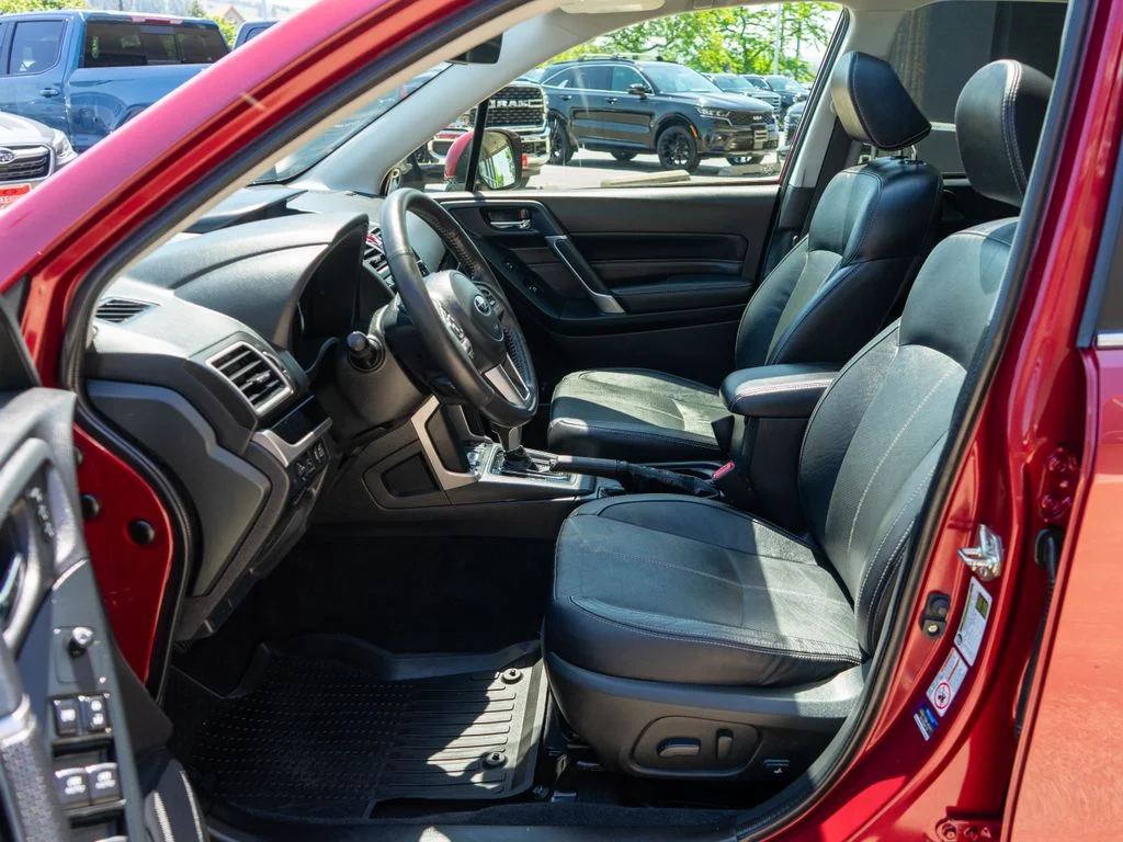 Used 2018 Red Subaru 2.5i Touring image 12