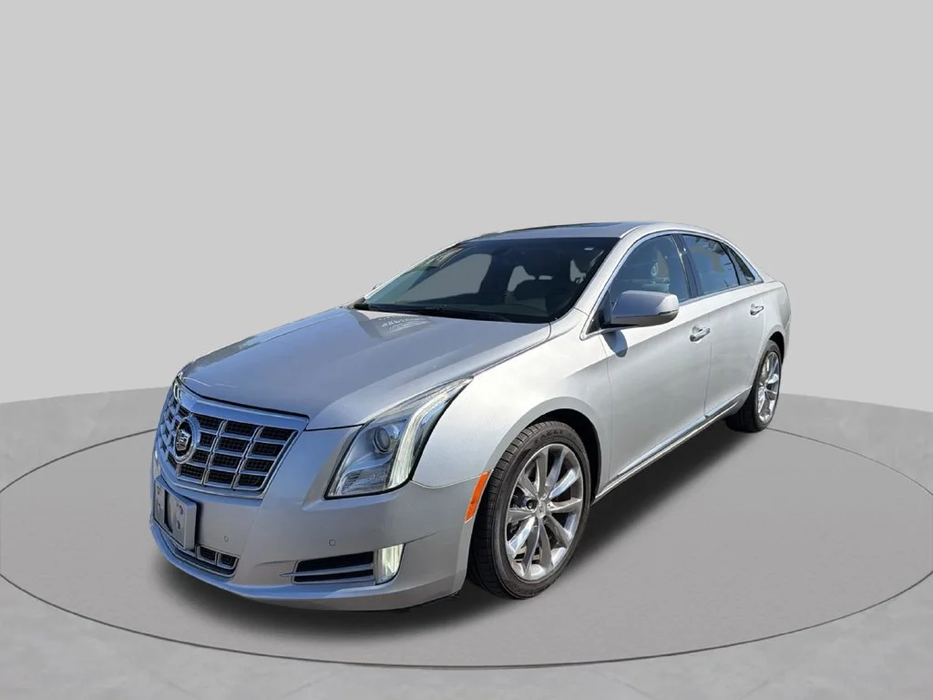Used 2013 Radiant Silver Metallic Cadillac Luxury image 10