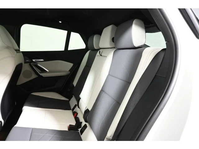 New 2026 Alpine White BMW xDrive28i image 4