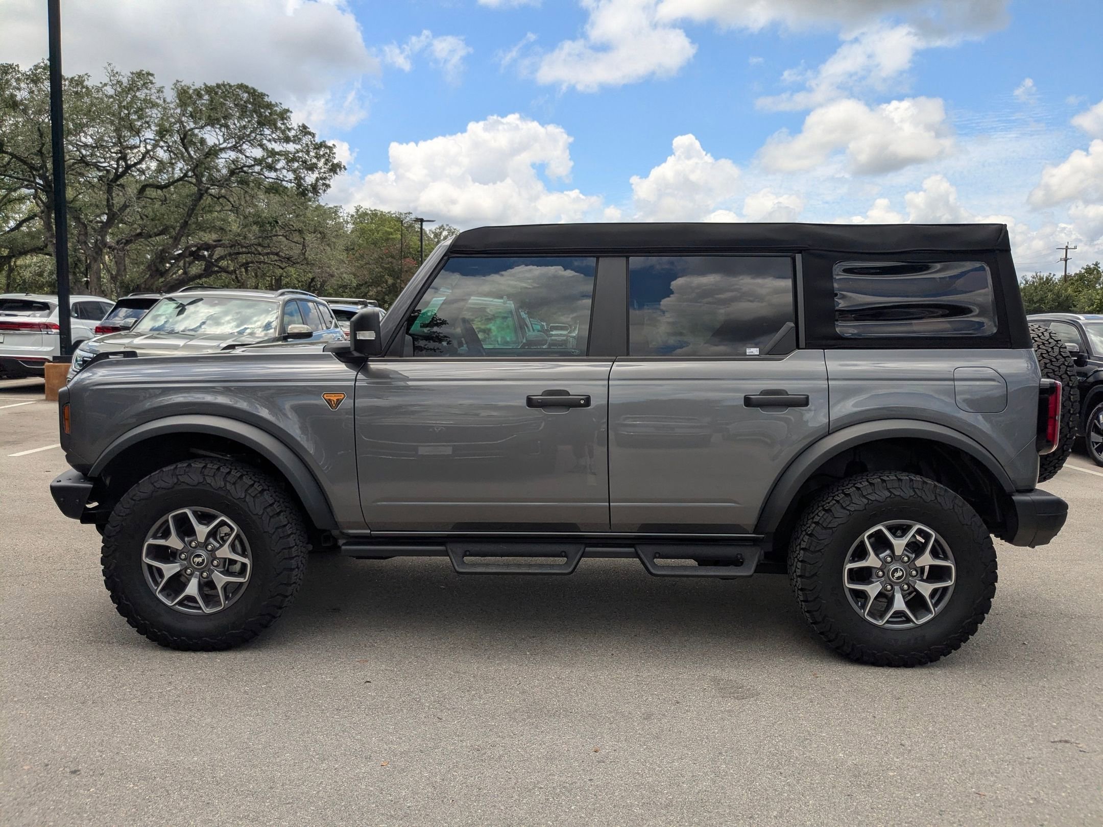 Used 2024 Gray Metallic Ford Badlands image 6