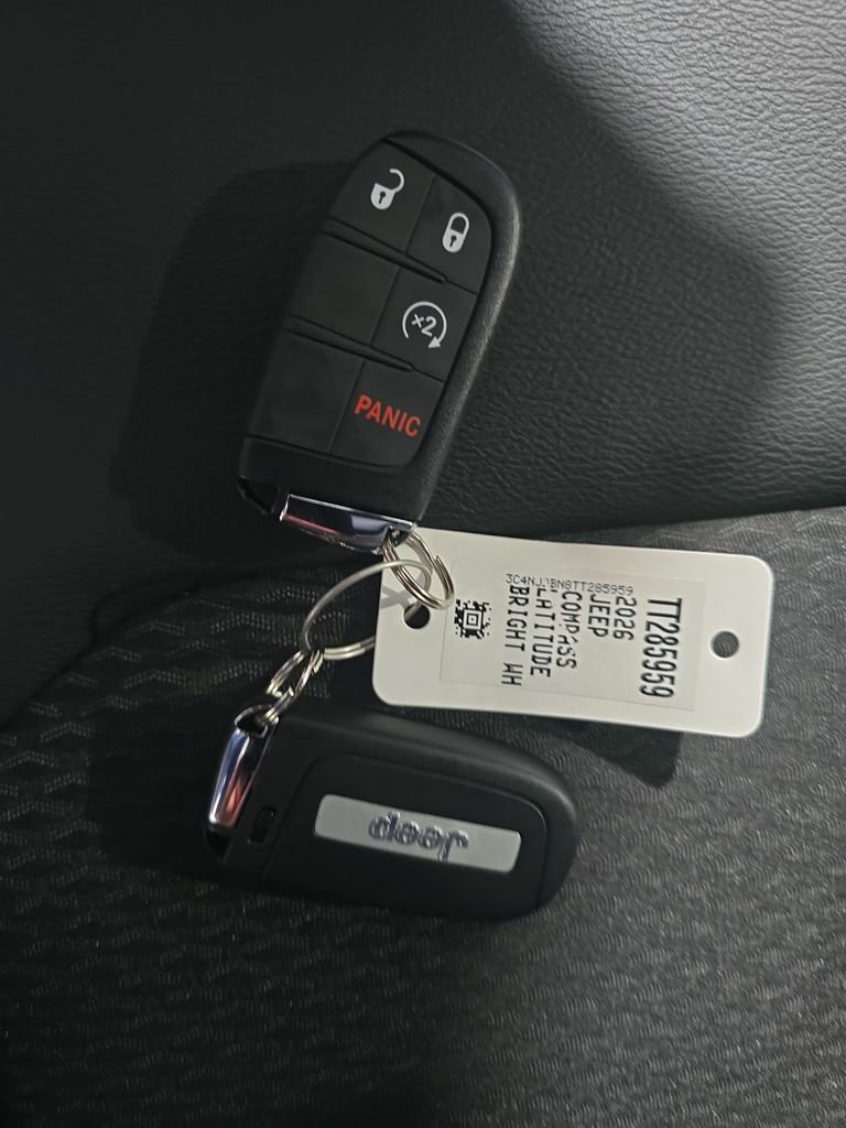 New 2026 Bright White Clearcoat Jeep Latitude image 28
