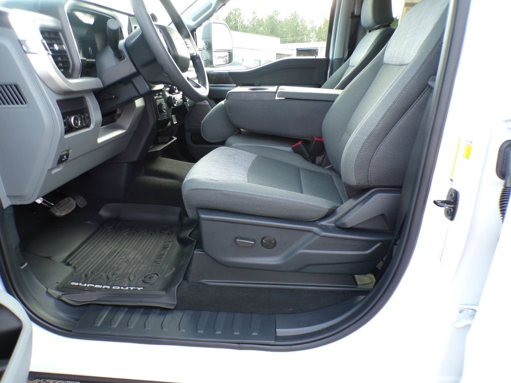 New 2026 Oxford White Ford F-350® XLT image 12