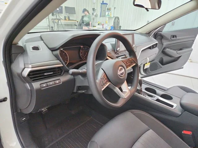 New 2026 White Nissan 2.5 SV image 18