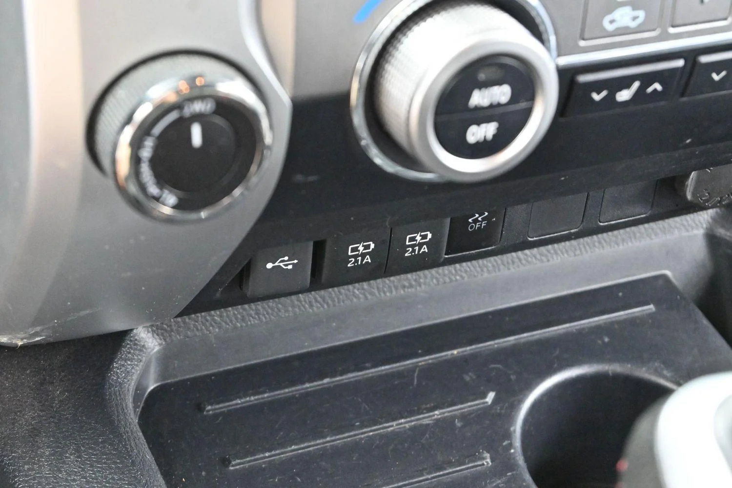 Used 2020 Magnetic Gray Metallic Toyota SR5 image 25