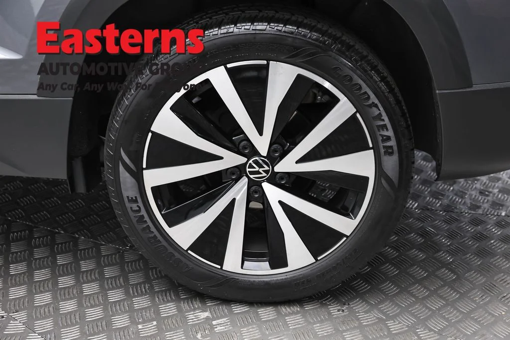 Used 2022 Gray Volkswagen 1.5T SE image 8