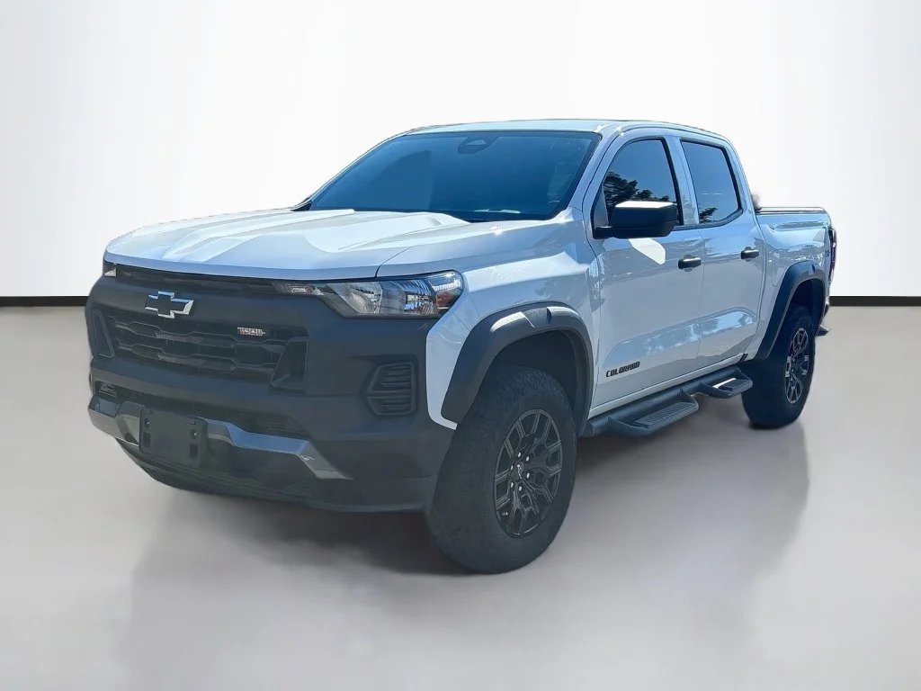 Used 2024 Summit White Chevrolet Trail Boss image 3