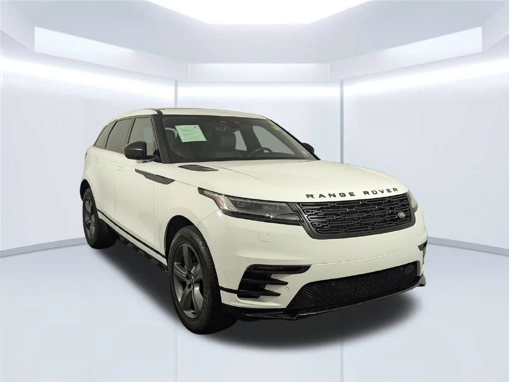 Certified Used 2025 White Land Rover Dynamic SE image 24