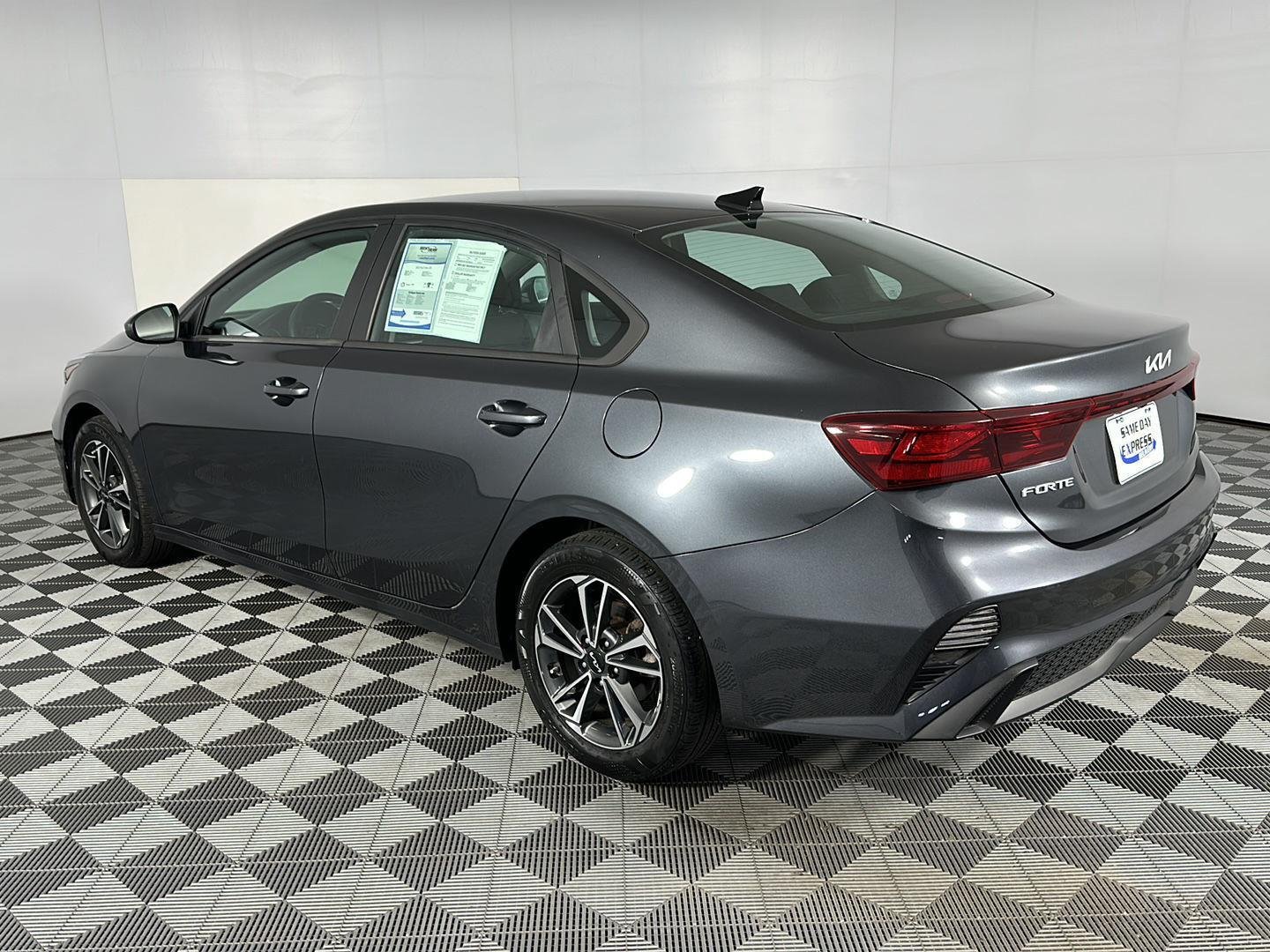 Used 2023 Gravity Gray Kia LXS image 4