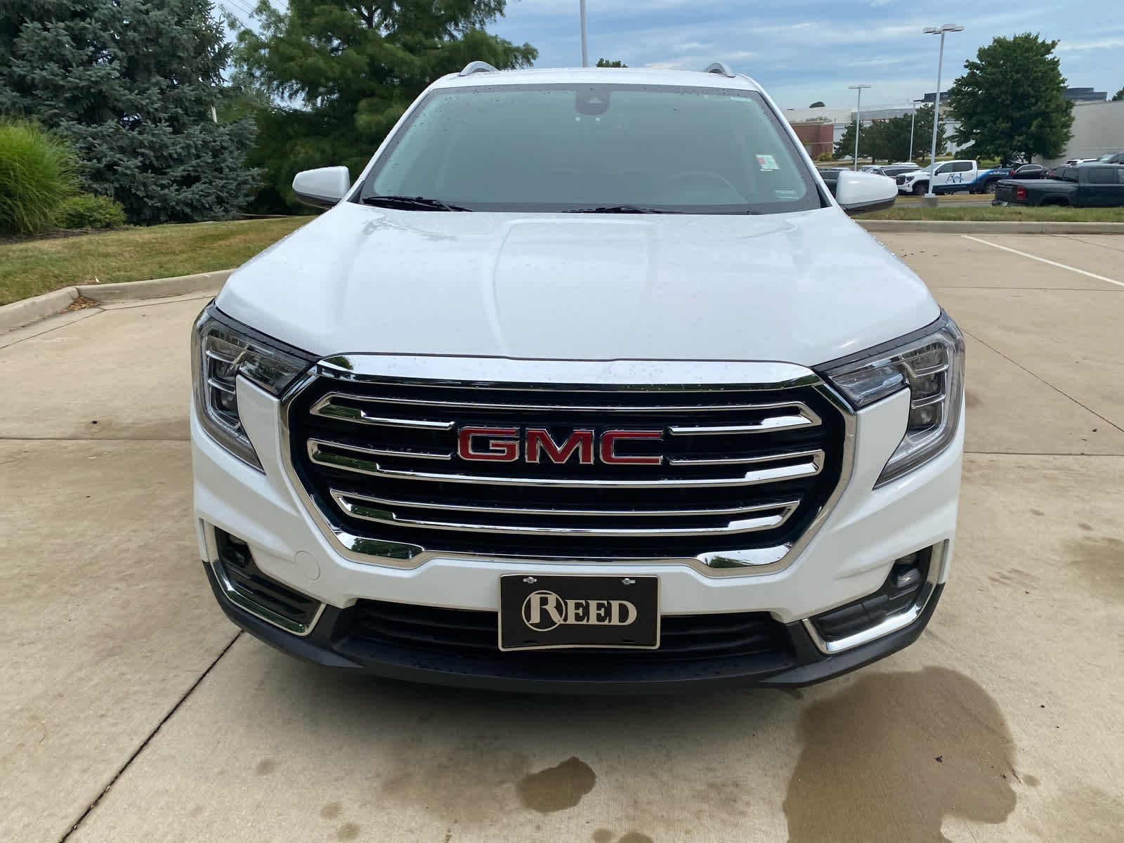 Used 2024 GMC Terrain SLT with VIN 3GKALVEGXRL359391 for sale in Kansas City