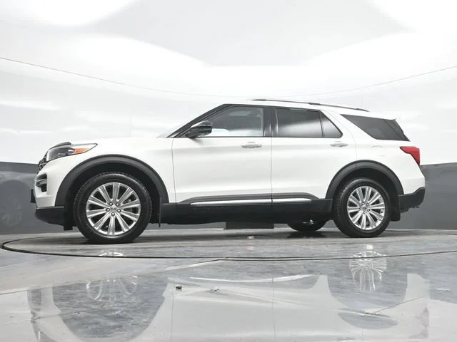 Used 2021 White Ford Limited image 21