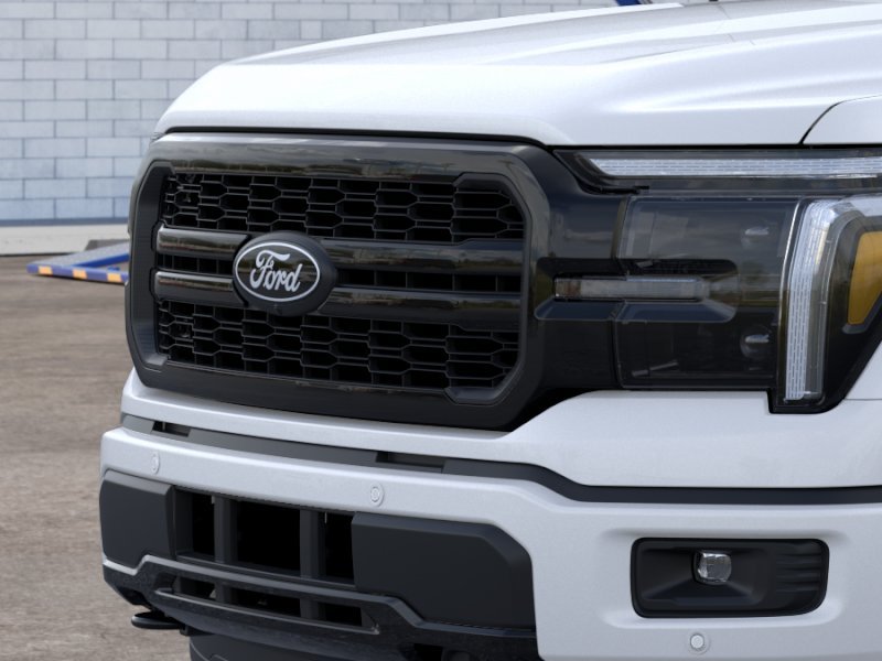 New 2026 Star White Metallic Tri-Coat Ford Lariat image 17