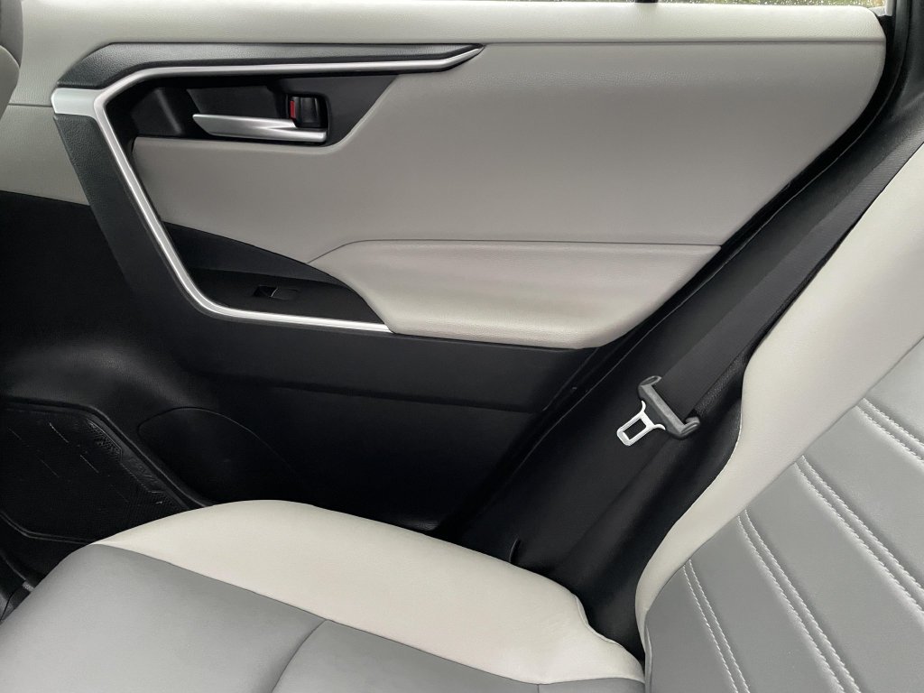 Certified Used 2024 Pearl Toyota XLE Premium image 17
