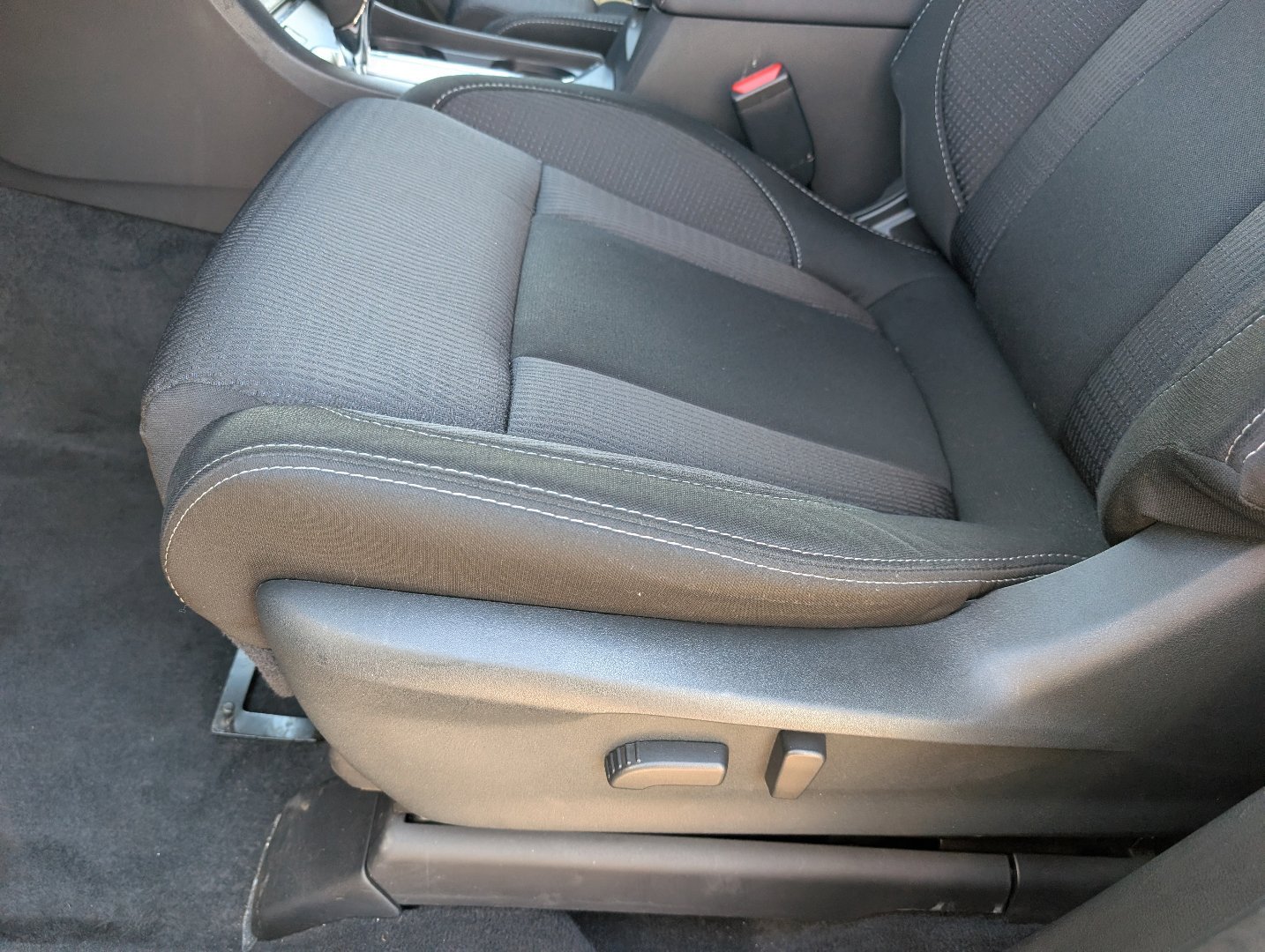 Used 2025 Cosmic Blue Pearl Subaru Premium image 20