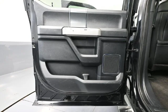 Used 2020 Black Ford Lariat image 29