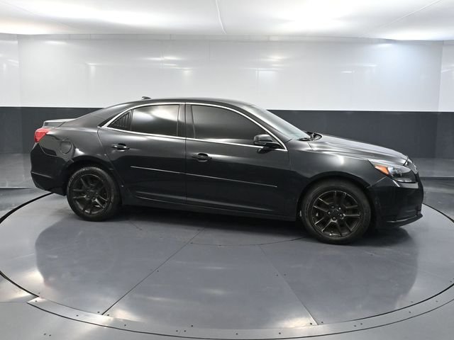 2013 Chevrolet Malibu 1LT photo 2