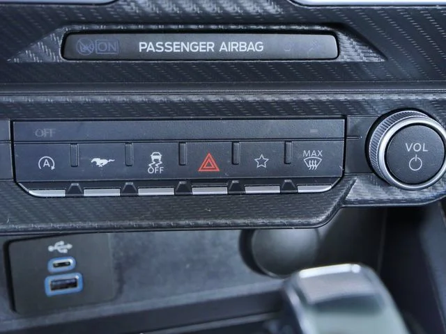 Certified Used 2025  Ford GT Premium image 27