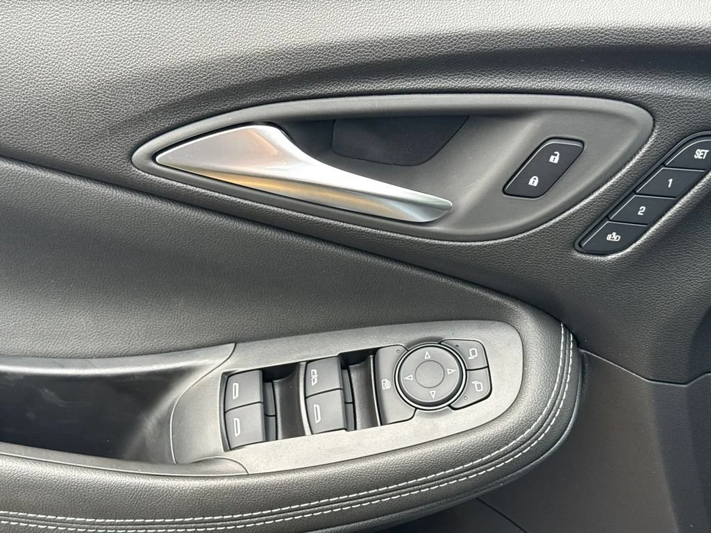 New 2026 Ocean Blue Metallic Buick Avenir image 15