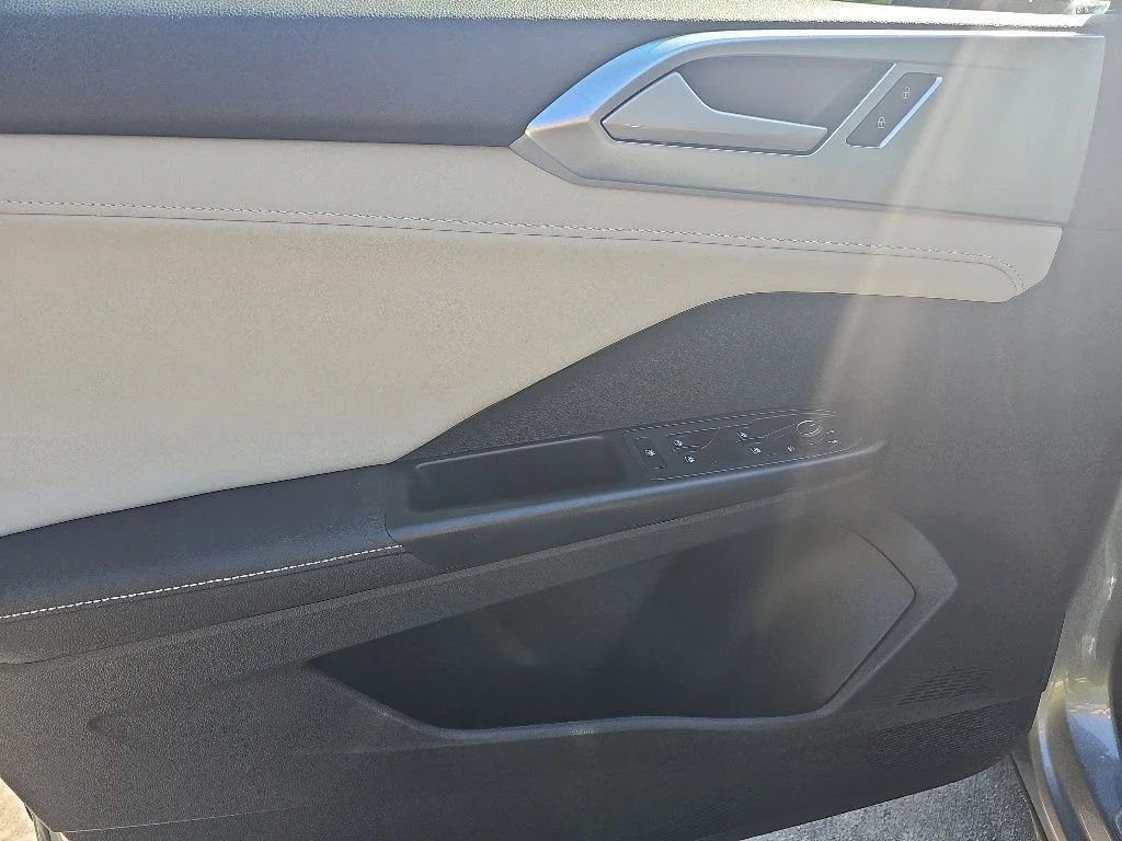 2025 Volkswagen Taos SE - Photo 14