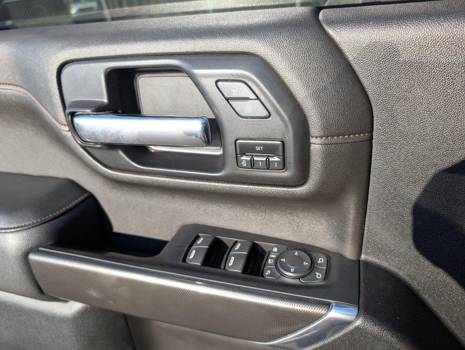 Used 2022 ONYX BLACK GMC AT4 image 18