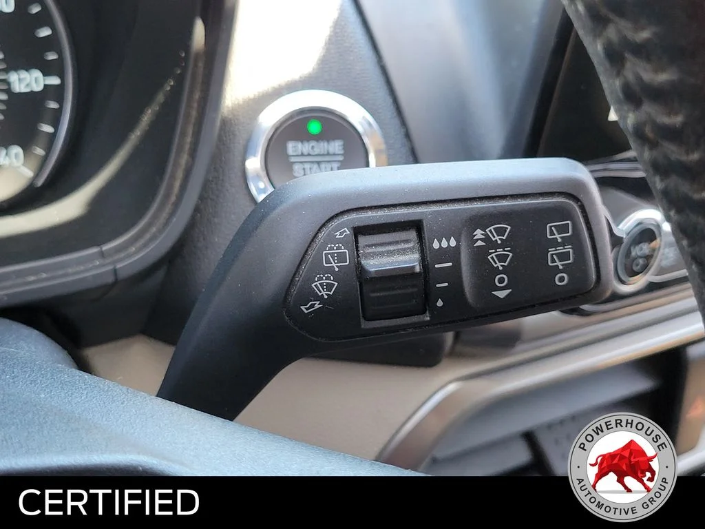 Used 2018 Red Ford SE image 32