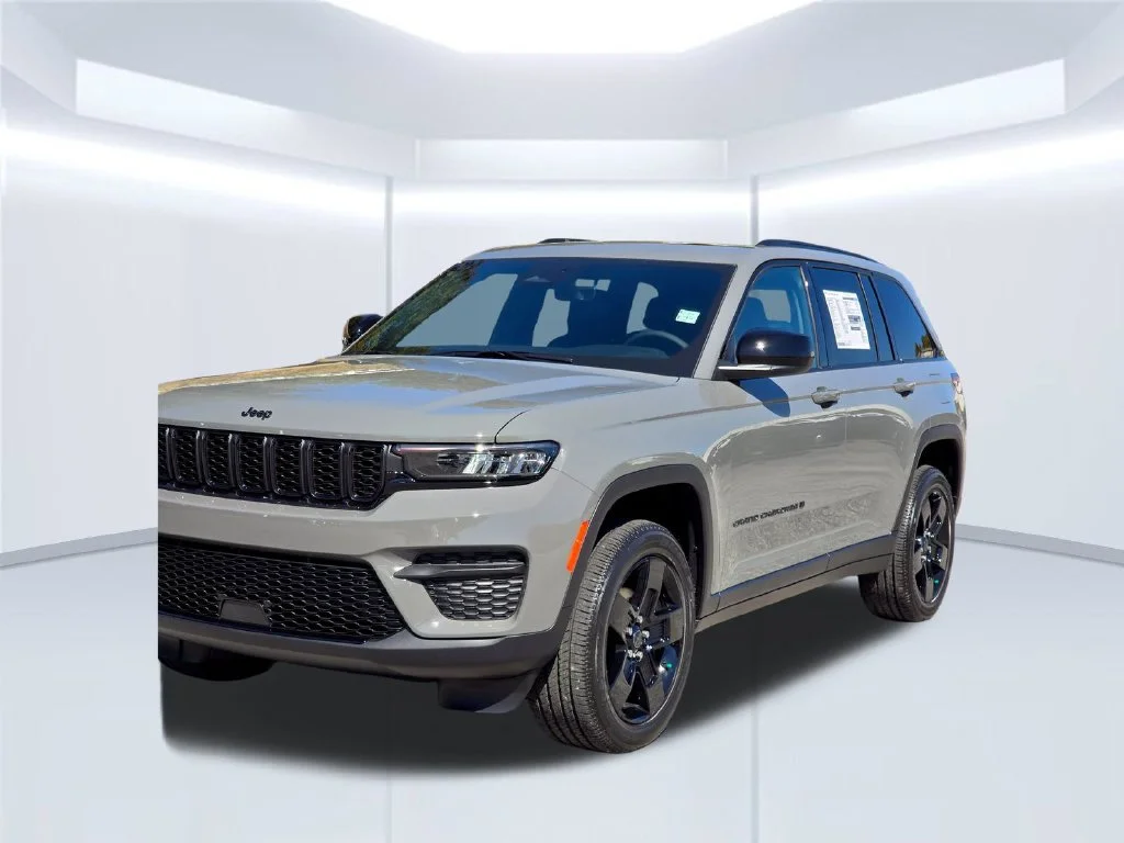 New 2027 Gray Jeep Laredo X image 42