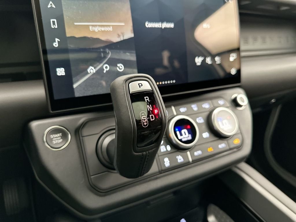 New 2026 Fuji White Land Rover X-Dynamic SE image 12