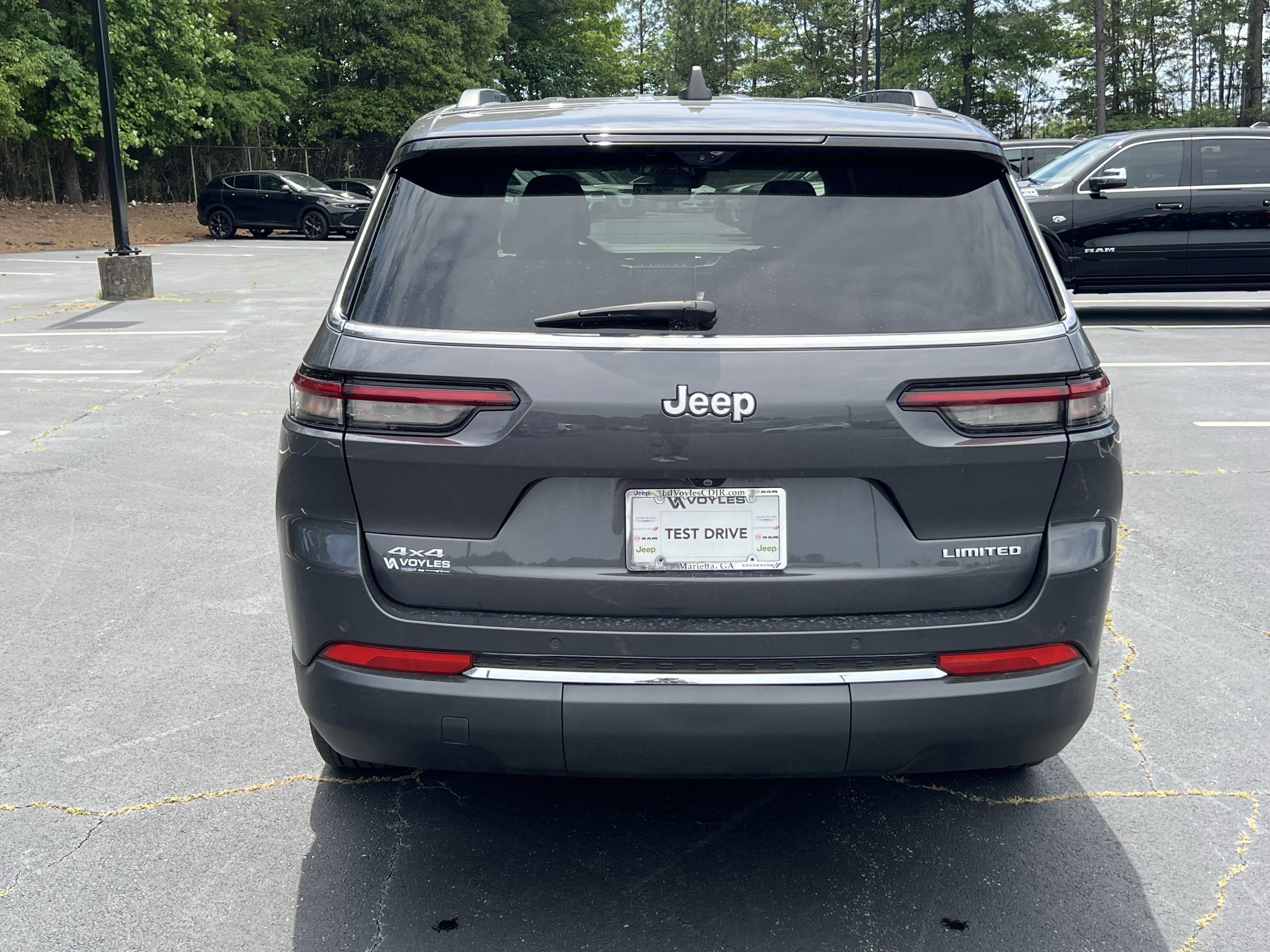 Used 2024 Baltic Gray Metallic Clearcoat Jeep Limited image 7