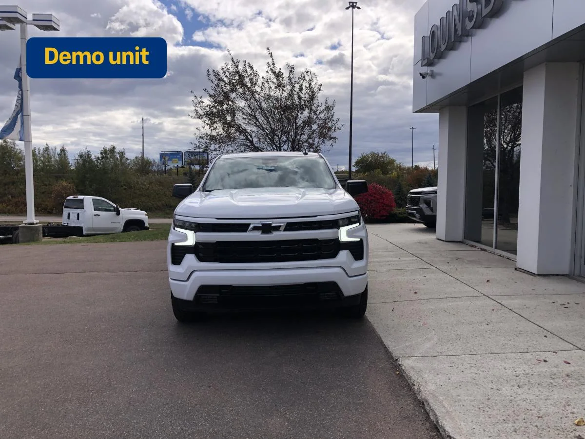 Used 2026 White Chevrolet 4WD Crew Cab 147" RST image 3