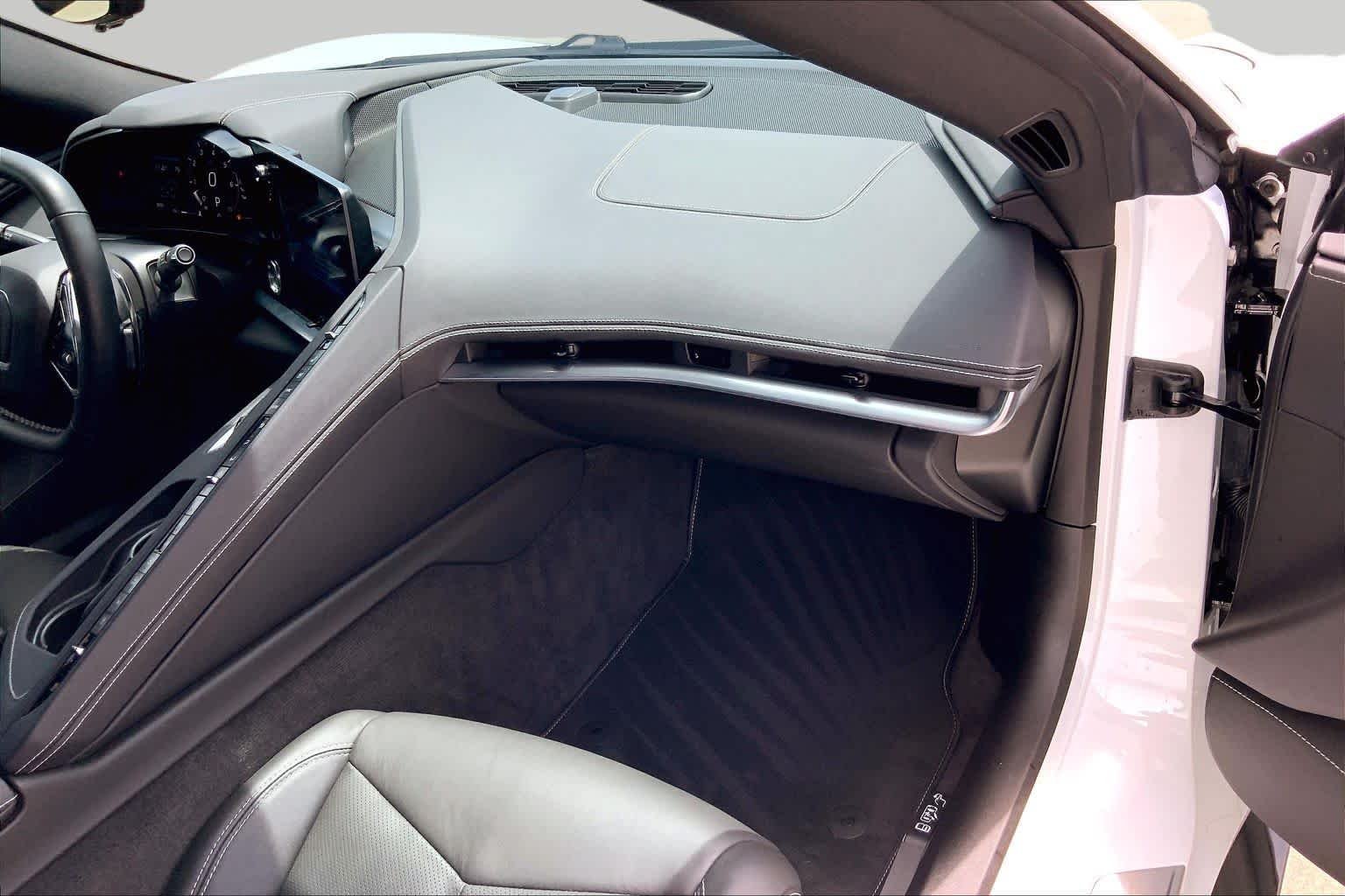 Used 2024 Arctic White Chevrolet 2LT image 16