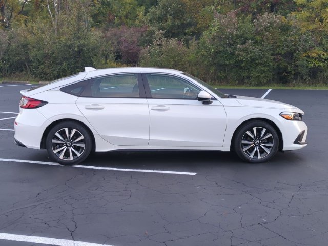 Used 2024 Platinum White Pearl Honda EX-L image 5