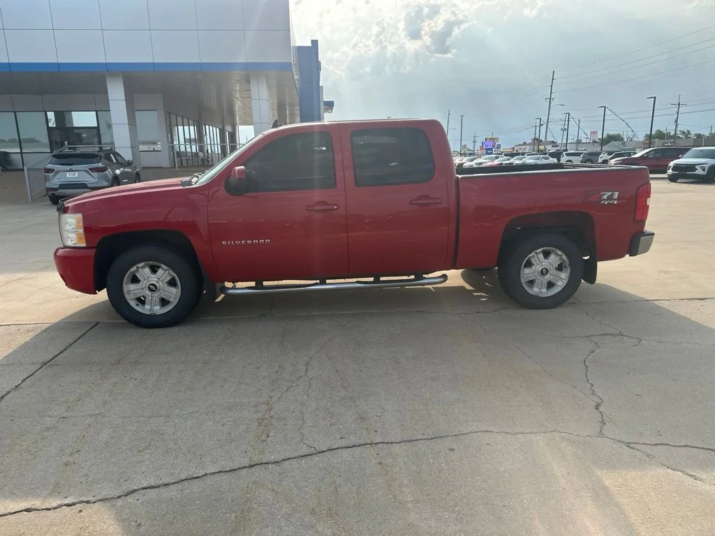 Used 2011 Red Chevrolet LT image 23