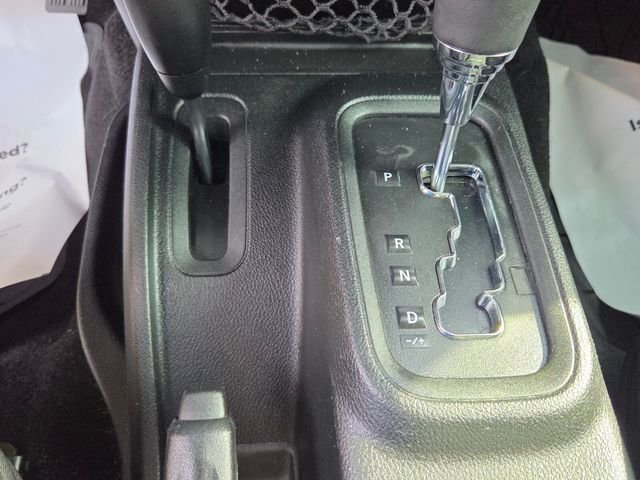 Used 2017  Jeep Sport image 20