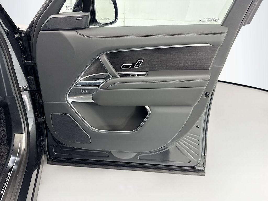 New 2026 Carpathian Grey LAND ROVER SE LWB 7-Seats / V8 image 24