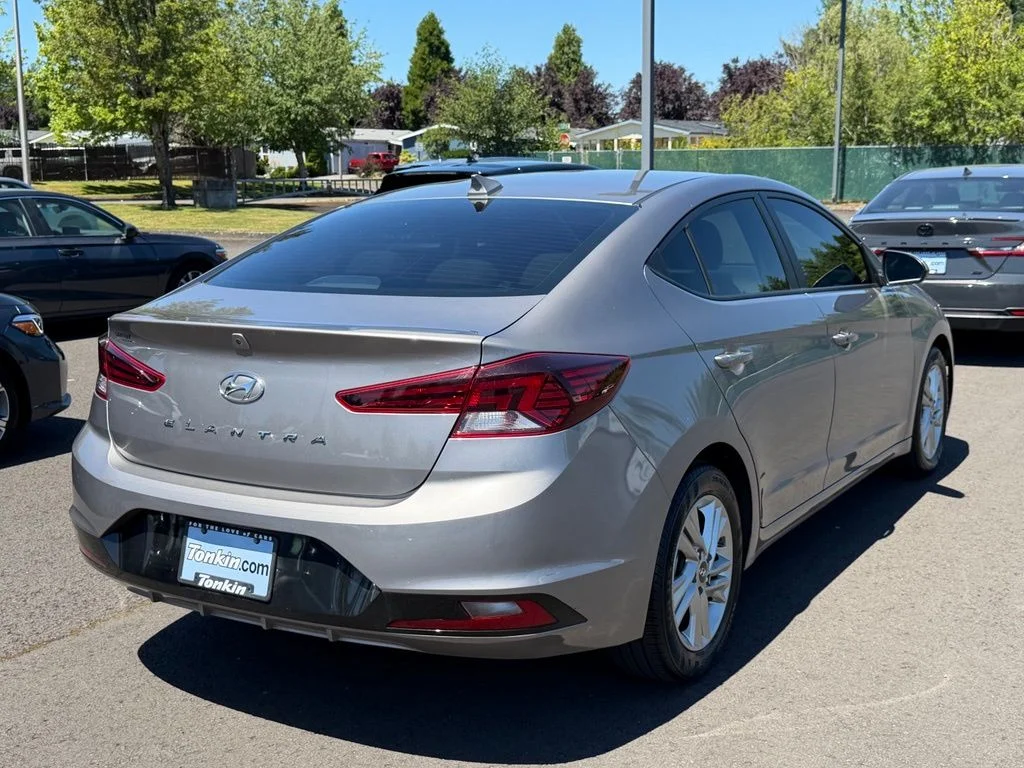 Used 2020 Fluid Metal Hyundai Value Edition image 7