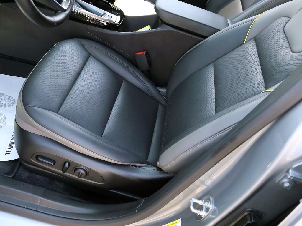 Used 2024 Gray Chevrolet ACTIV image 24
