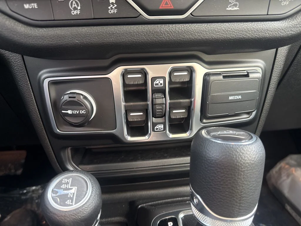 2025 Jeep Gladiator Sport S - Photo 34