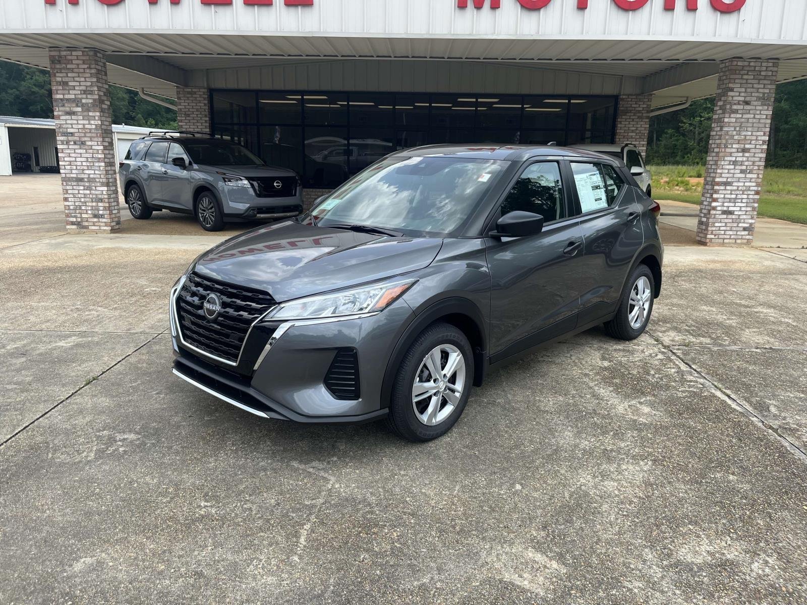 2025 Nissan KICKS PLAY Base