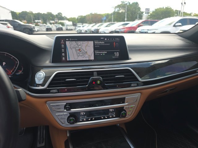 Used 2022 Gray BMW 750i xDrive image 20