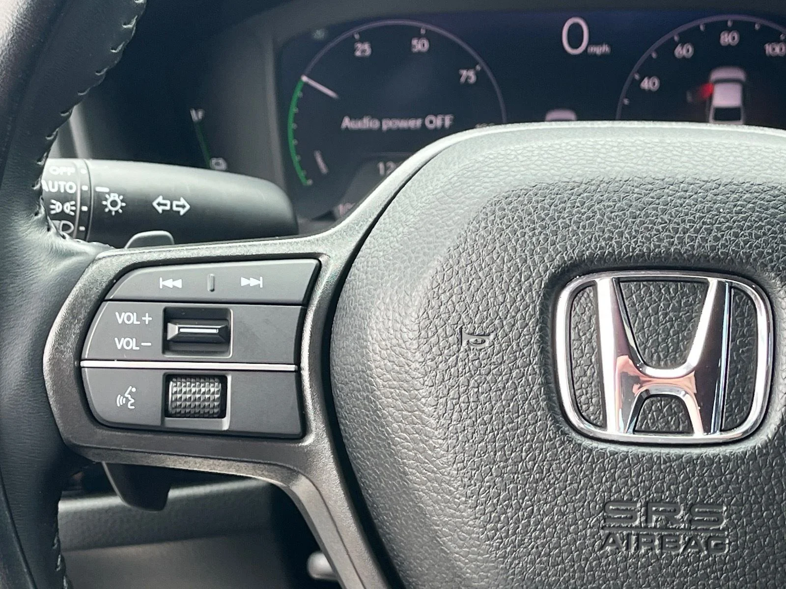 Used 2023 Platinum White Pearl Honda Sport image 18