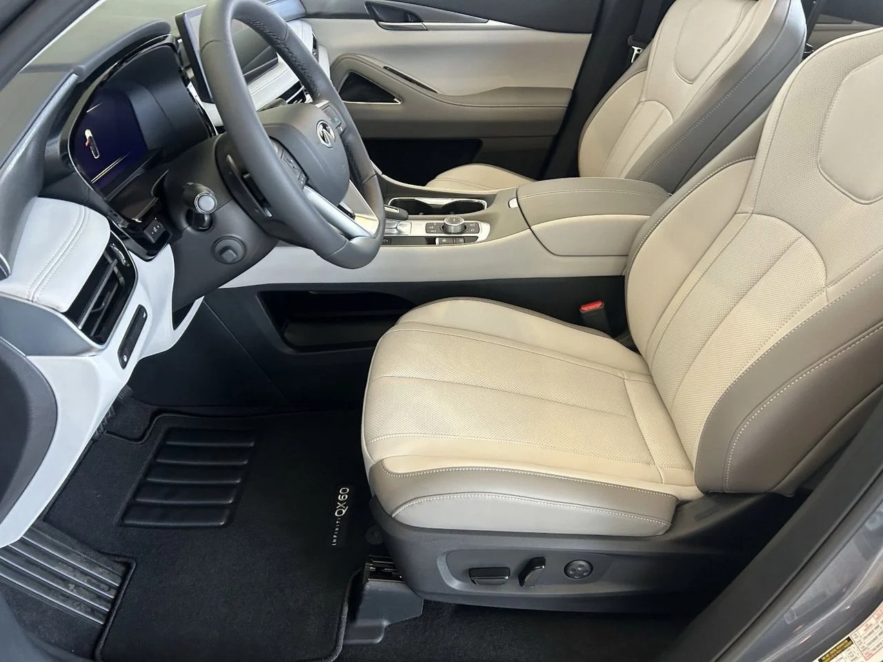 New 2027 GRAPHITE SHADOW INFINITI Luxe AWD image 17