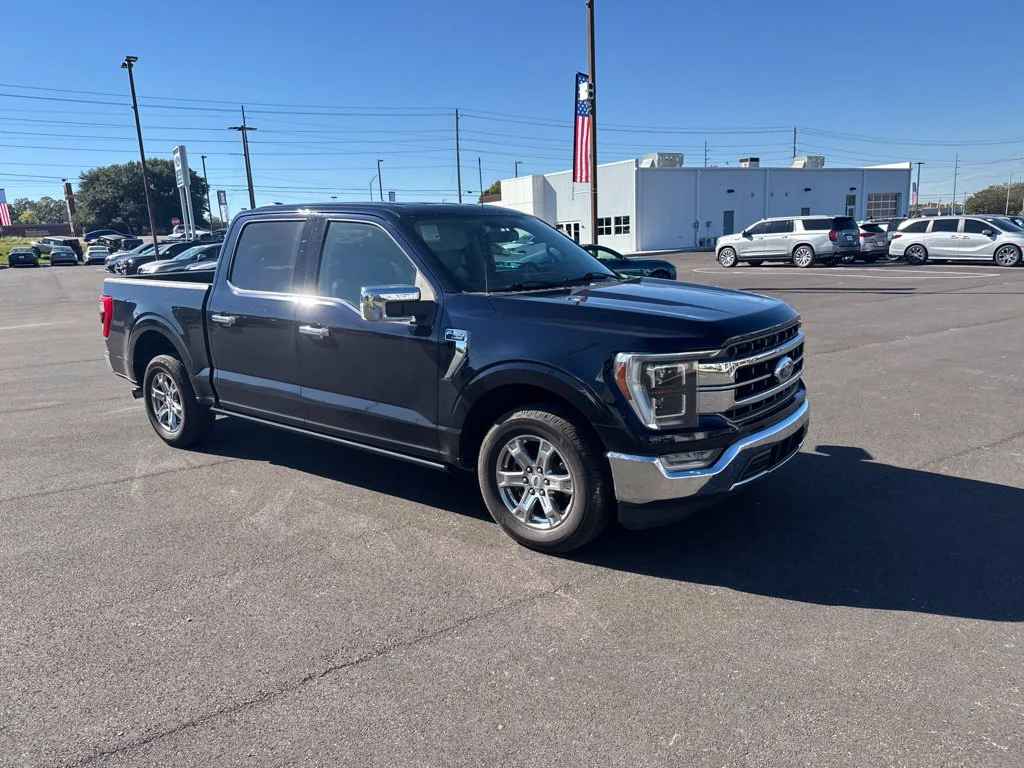 Certified Used 2021 Blue Ford Lariat image 14